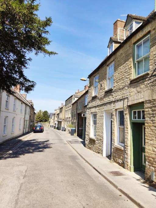 Spacious 1-Bed Apartment With Super King Or Twin In Central Charlbury, Cotswolds Екстер'єр фото