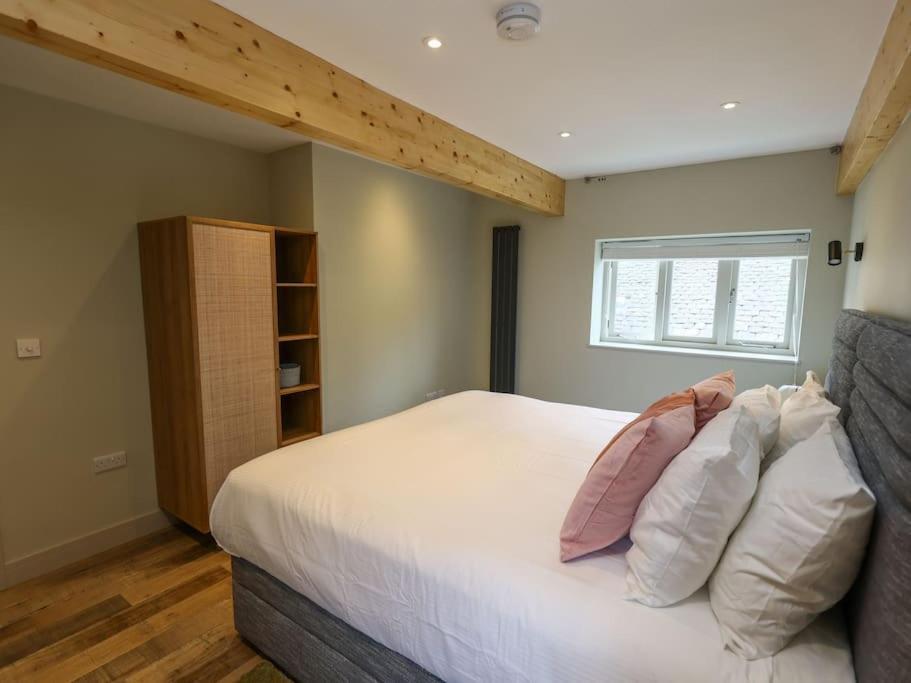 Spacious 1-Bed Apartment With Super King Or Twin In Central Charlbury, Cotswolds Екстер'єр фото